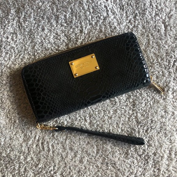 Michael Kors Snakeskin Leather Wallet/Wristlet - Picture 1 of 6
